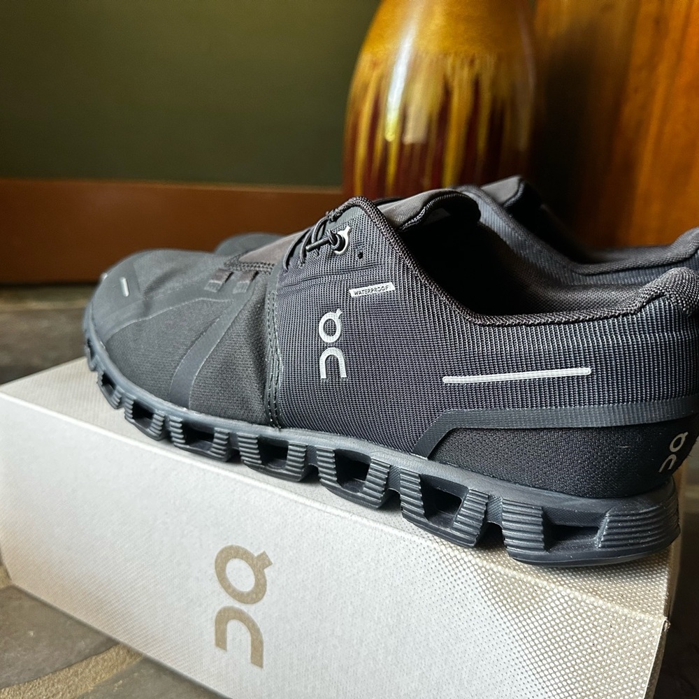On Running Clouds Waterproof running shoe size 10.5 - Picture 3 of 6